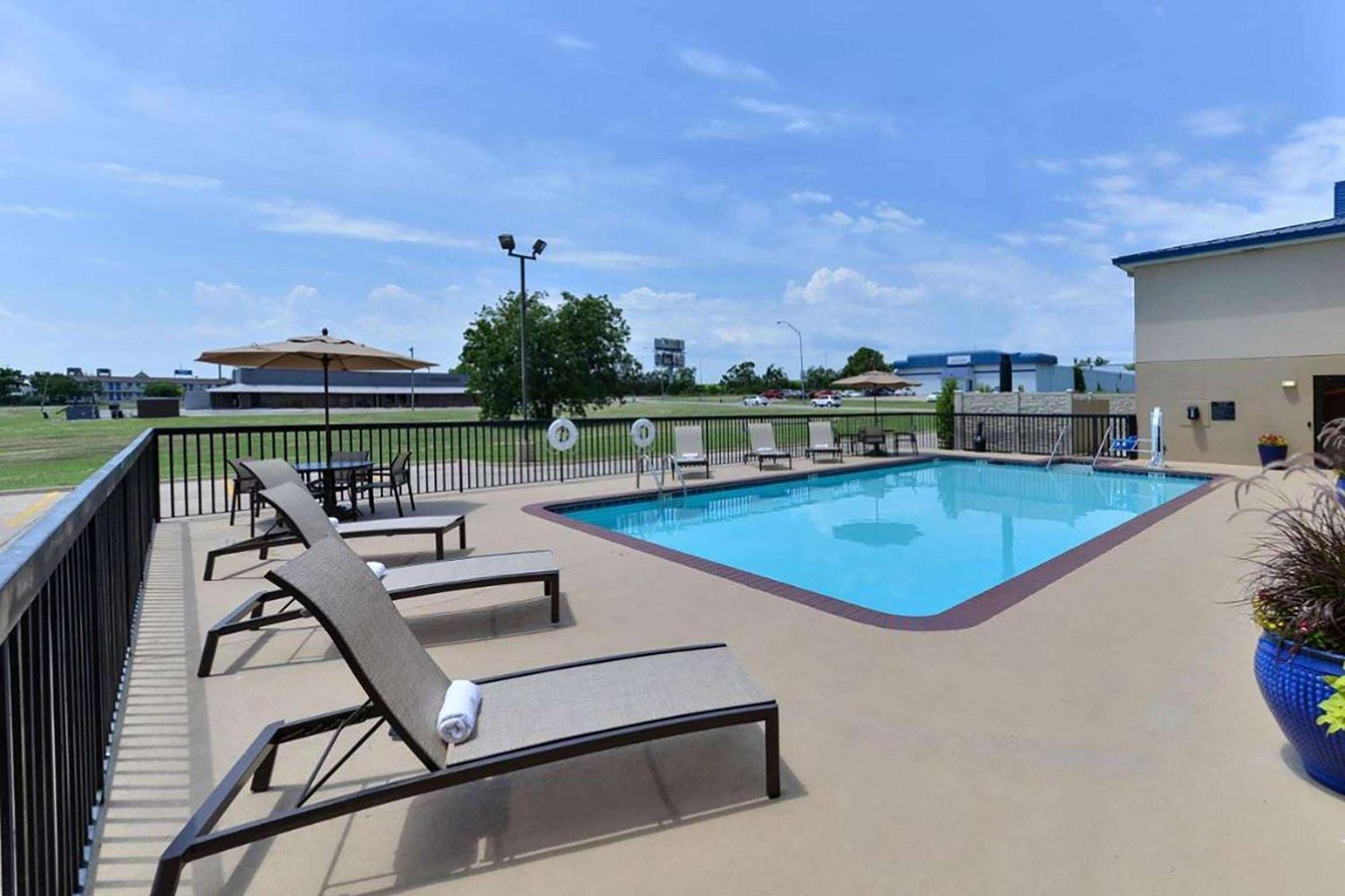 Baymont By Wyndham Ardmore I-35 Zewnętrze zdjęcie